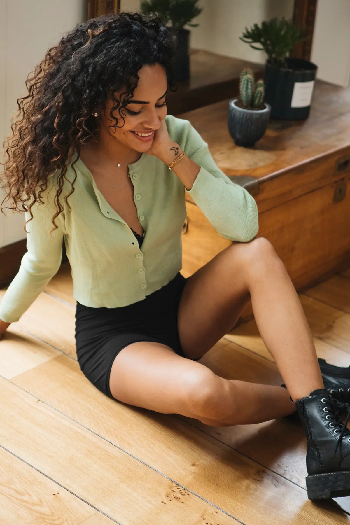 Super Glow Black Shorts